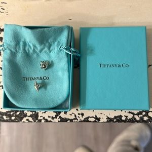 Tiffany and co. Earring ⭐️ Starts